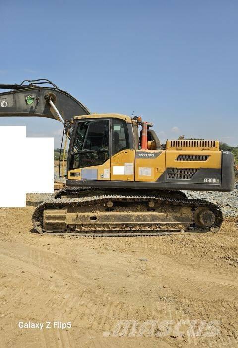 Volvo EC 300 D Roomikekskavaatorid