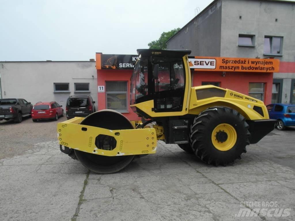 Bomag BW 213 DH-5 Ühe trumliga rullid