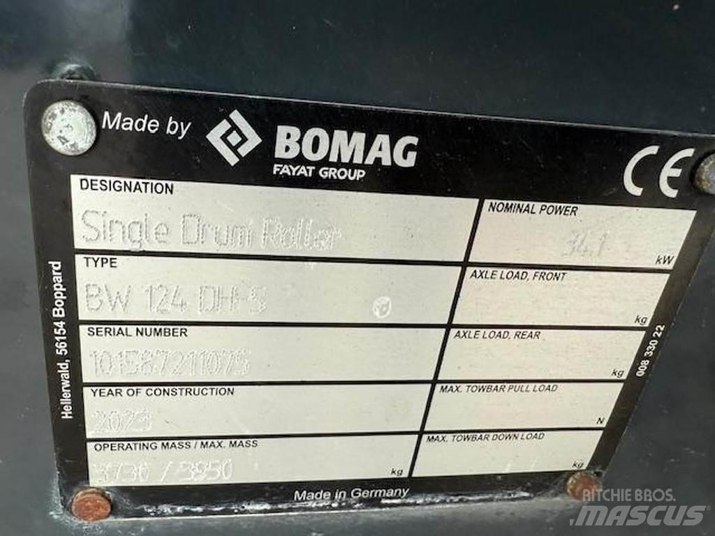 Bomag 124 DH-5 Ühe trumliga rullid