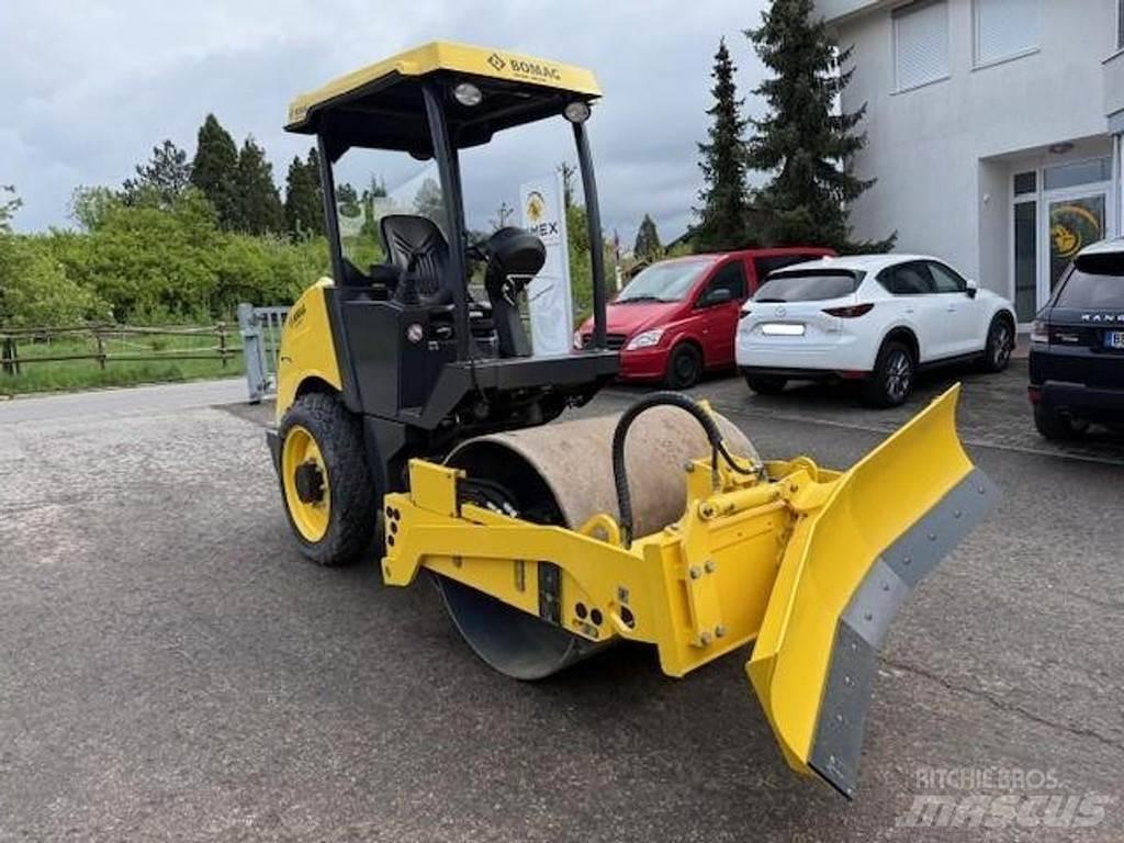 Bomag 124 DH-5 Ühe trumliga rullid