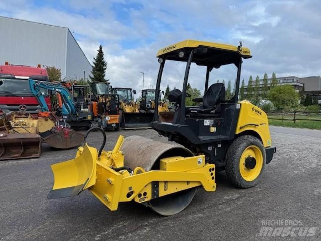 Bomag 124 DH-5 Ühe trumliga rullid