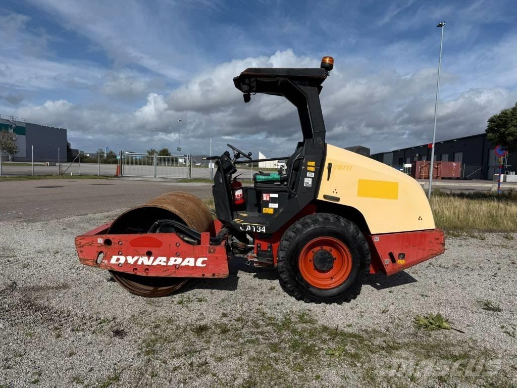 Dynapac CA 134 D Ühe trumliga rullid