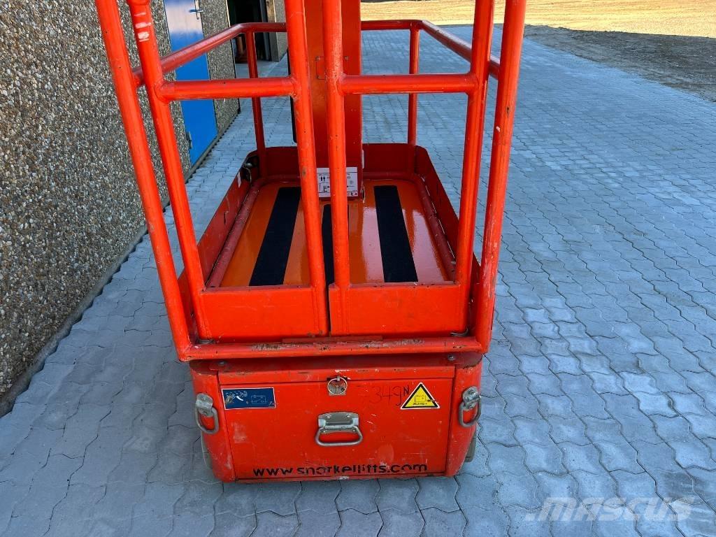 Snorkel TM 12 Vertikaalsed mast tõstukid