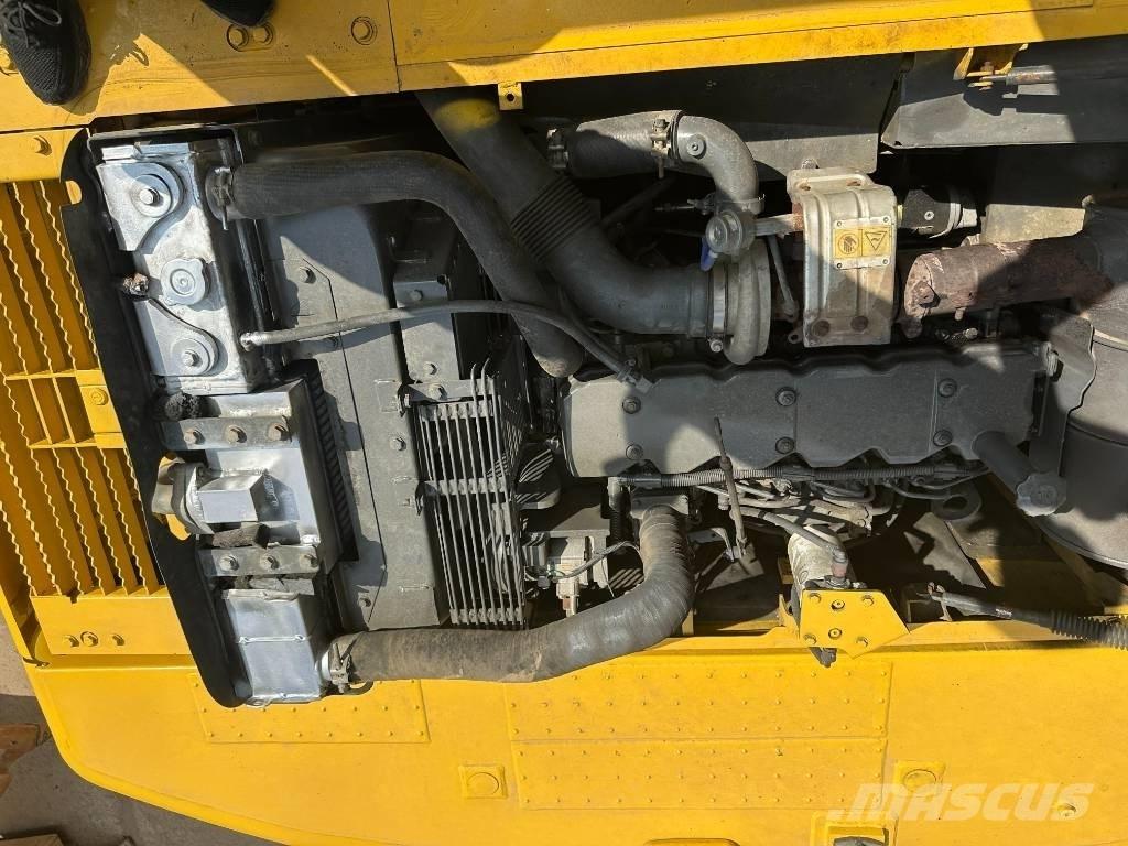 Komatsu PC220-8 Väikeekskavaatorid 7t-12t