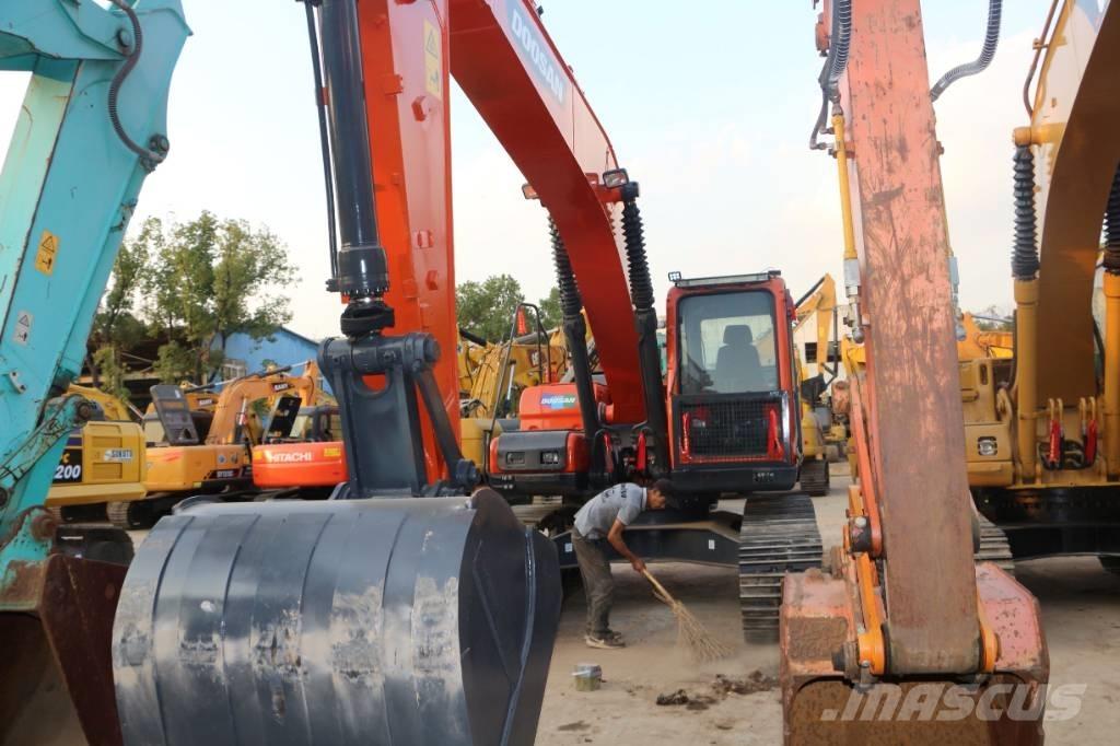 Doosan dx225 Roomikekskavaatorid