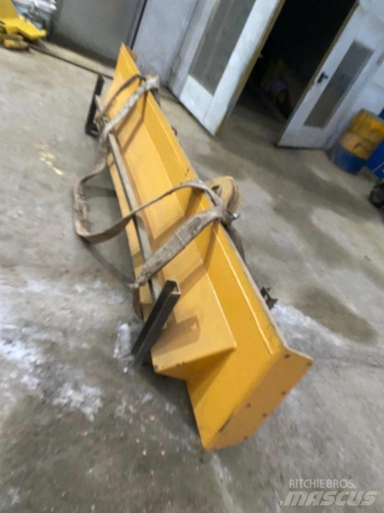 Volvo A 40 F Tagaluugid