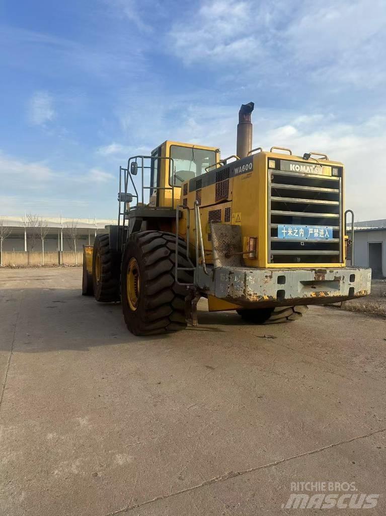 Komatsu WA 600-6 Rataslaadurid