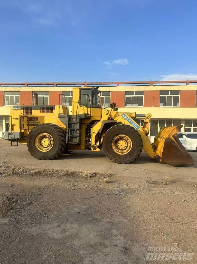 Komatsu WA 600-6 Rataslaadurid