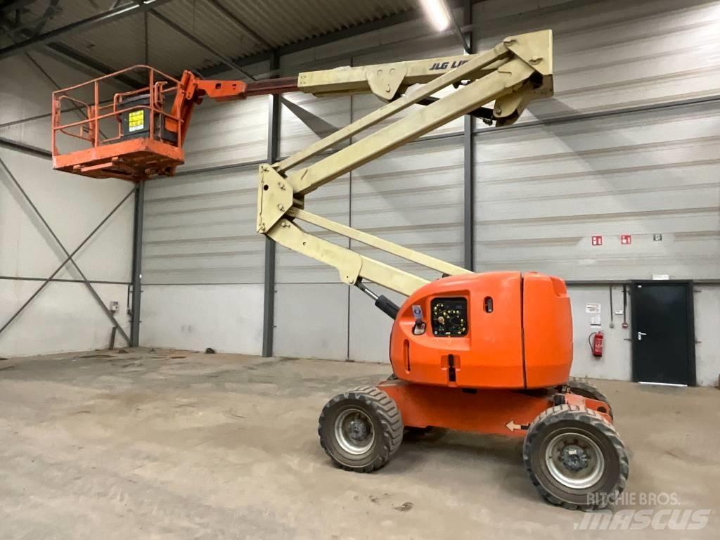 JLG 450 AJ Iseliikuvad poomtõstukid