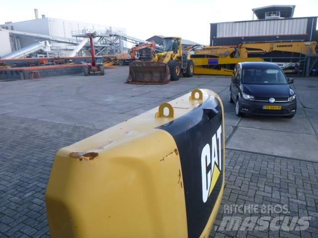 CAT 336 F L Raamid