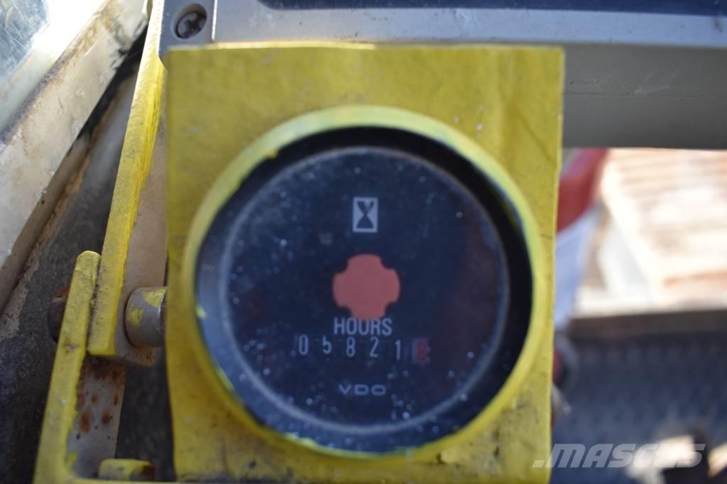 Hitachi KH 230-3 Roomikkraanad