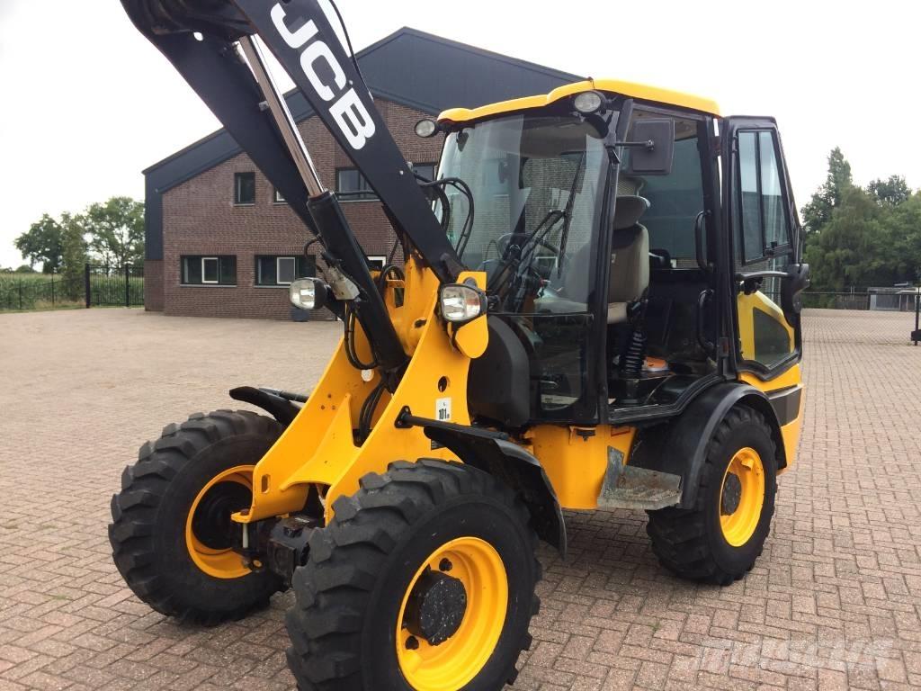 JCB 406 Rataslaadurid