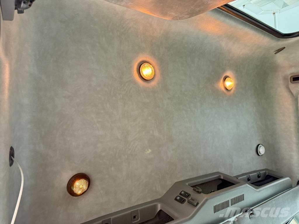 Mack GU813 Sadulveokid