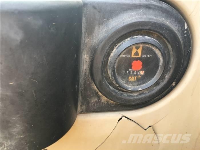CAT 325 C Roomikekskavaatorid