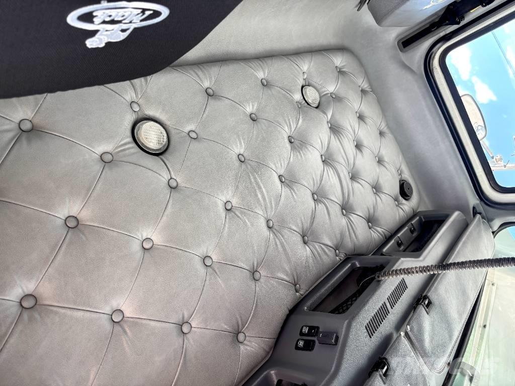 Mack CHU 613 Sadulveokid