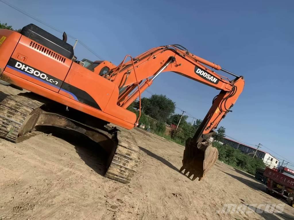 Doosan DH300 Roomikekskavaatorid