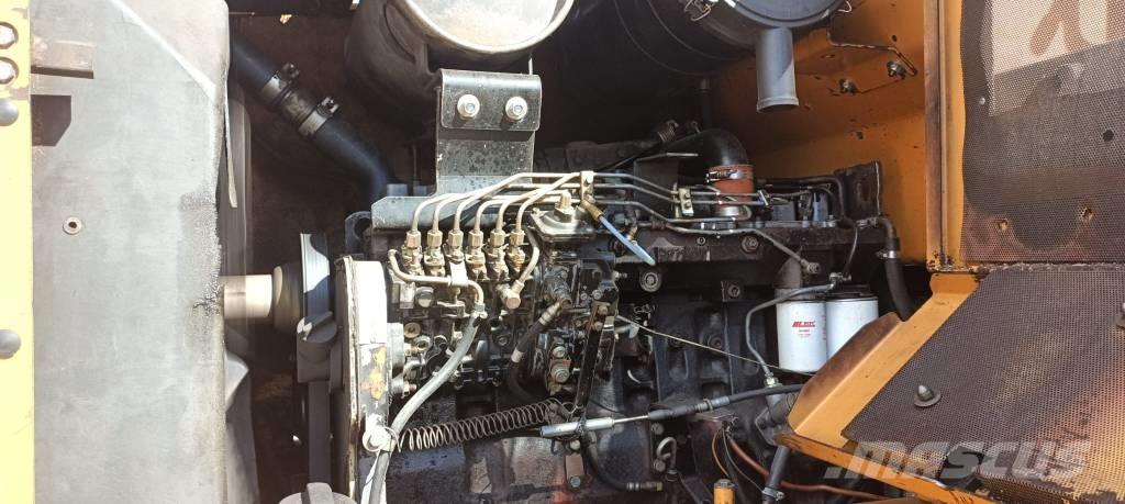 CASE 821 C Rataslaadurid