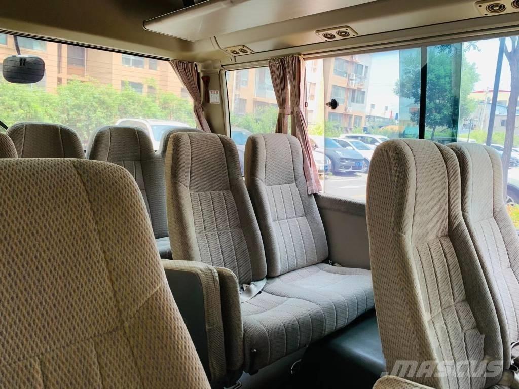 Toyota Coaster Bus Väikebussid