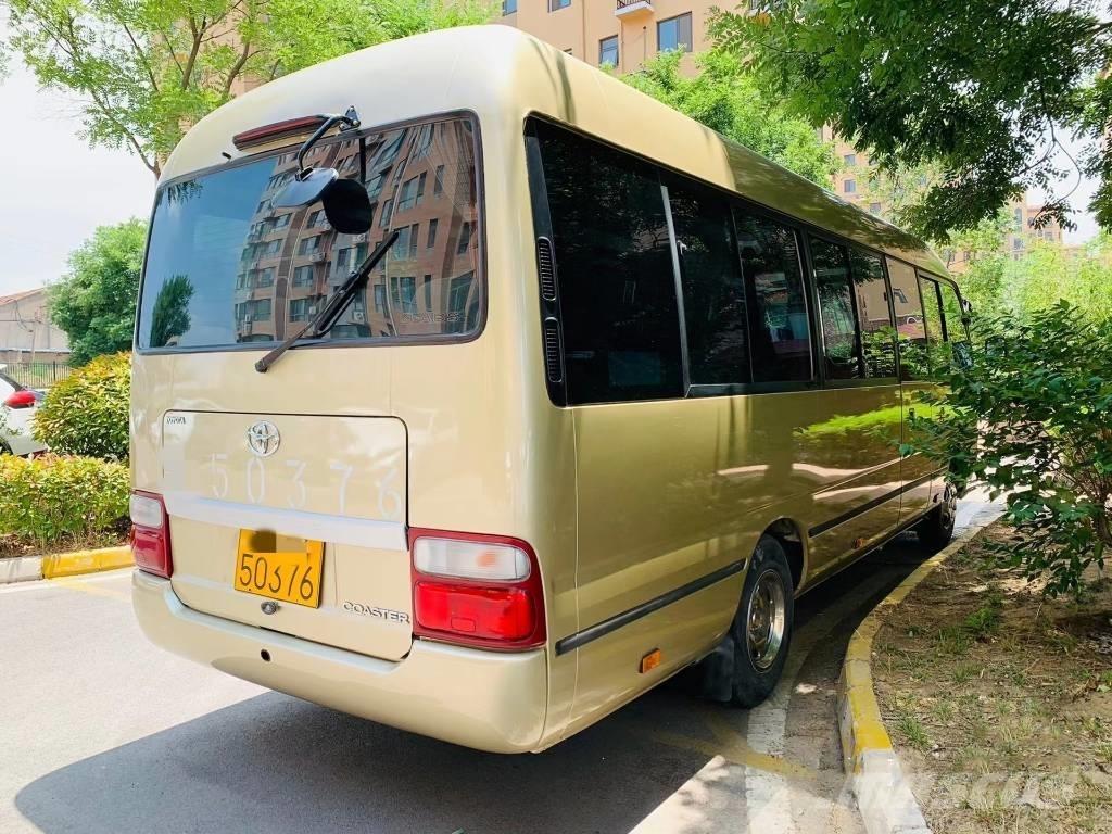 Toyota Coaster Bus Väikebussid