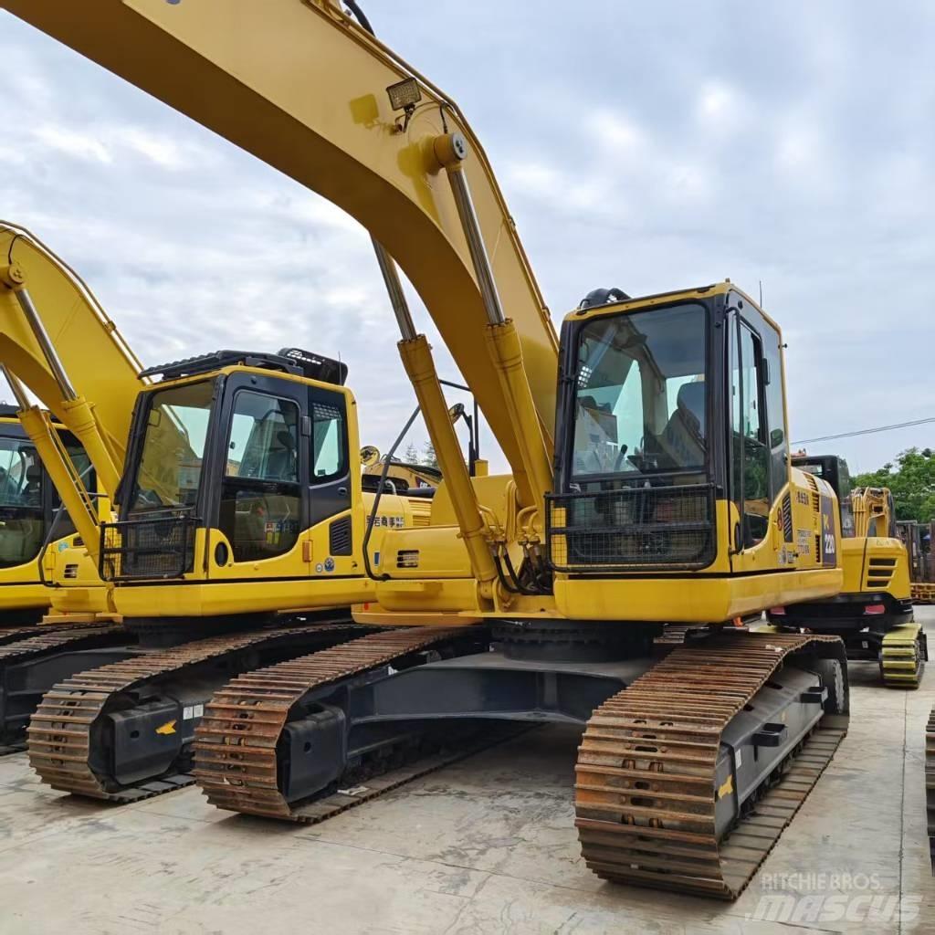 Komatsu PC 200-8 Roomikekskavaatorid
