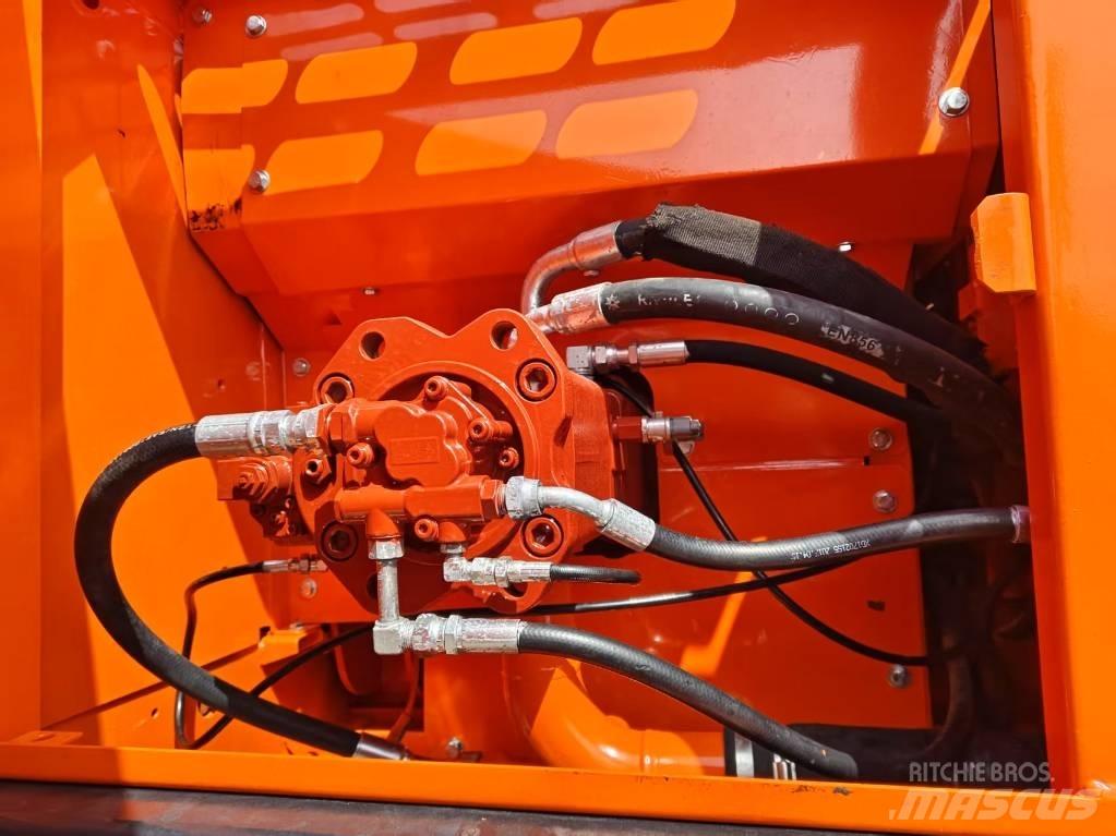 Doosan DX 225 LC-9C Roomikekskavaatorid