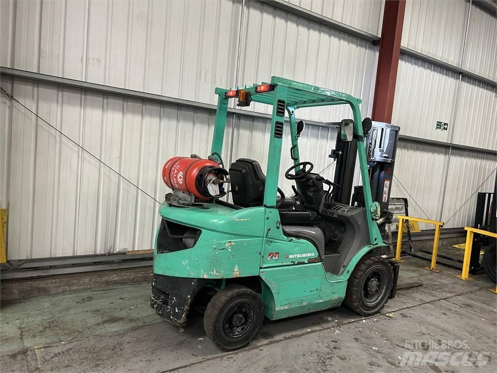 Mitsubishi FG25NT Gaasitõstukid