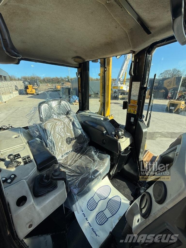 CAT D 6 N LGP Buldooserid