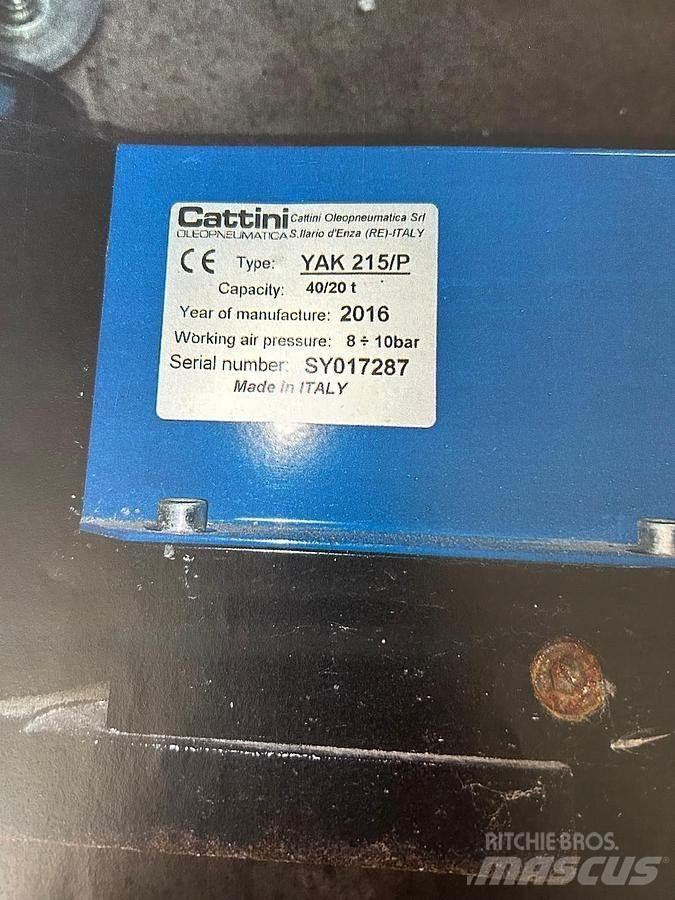  Berner YAK 215/P Muud