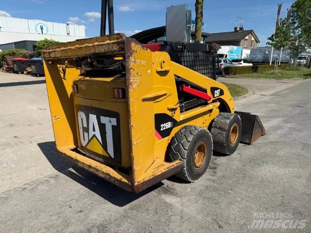 CAT 226B3 Turbo Kompaktlaadurid