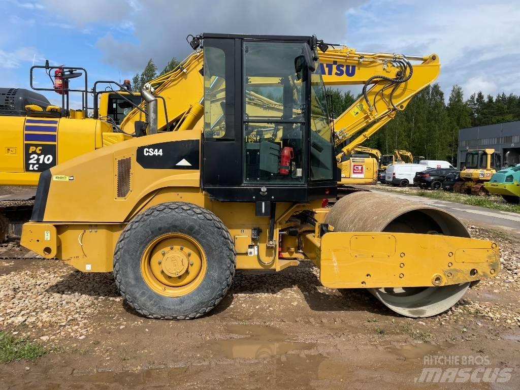 CAT CS44 Ühe trumliga rullid