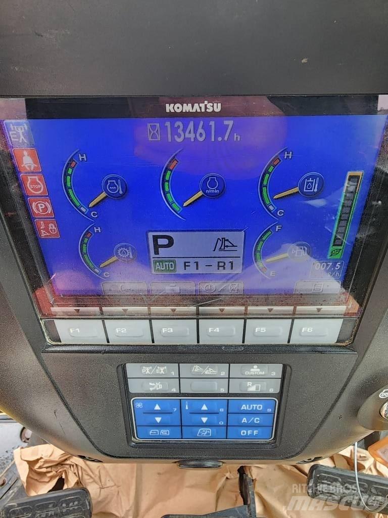 Komatsu D 65 PX-17 Buldooserid