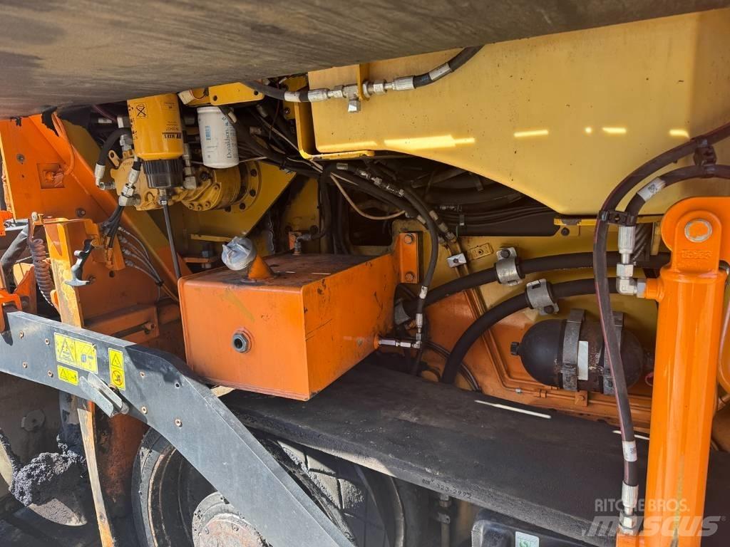 CAT AP 555 E Asfaldilaoturid