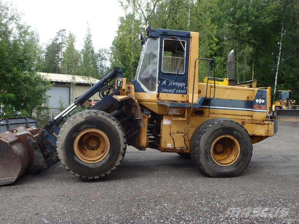 Komatsu WA 250-1 Rataslaadurid