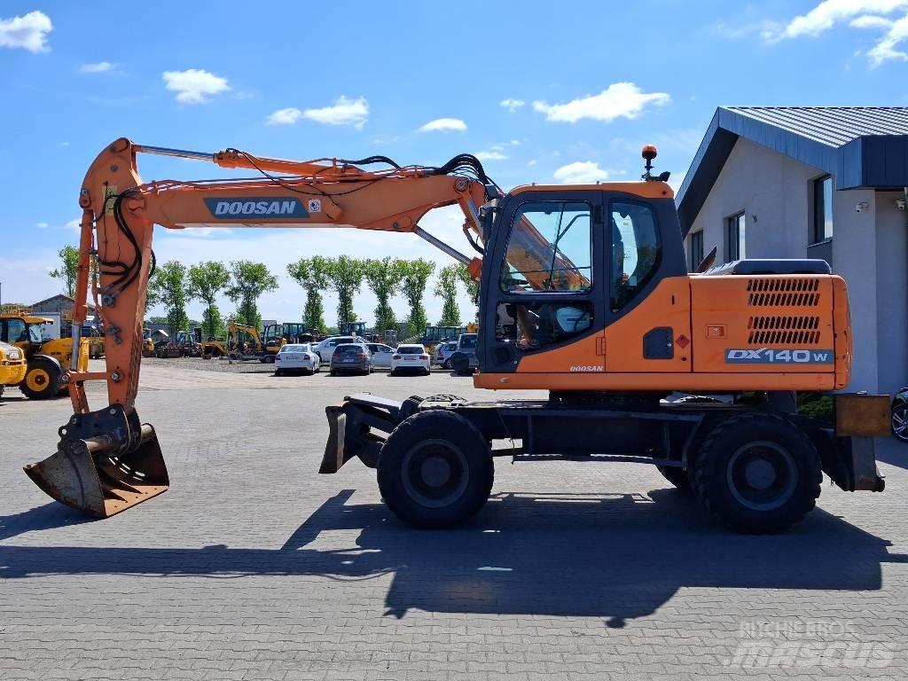 Doosan DX 140 W-3 Ratasekskavaatorid