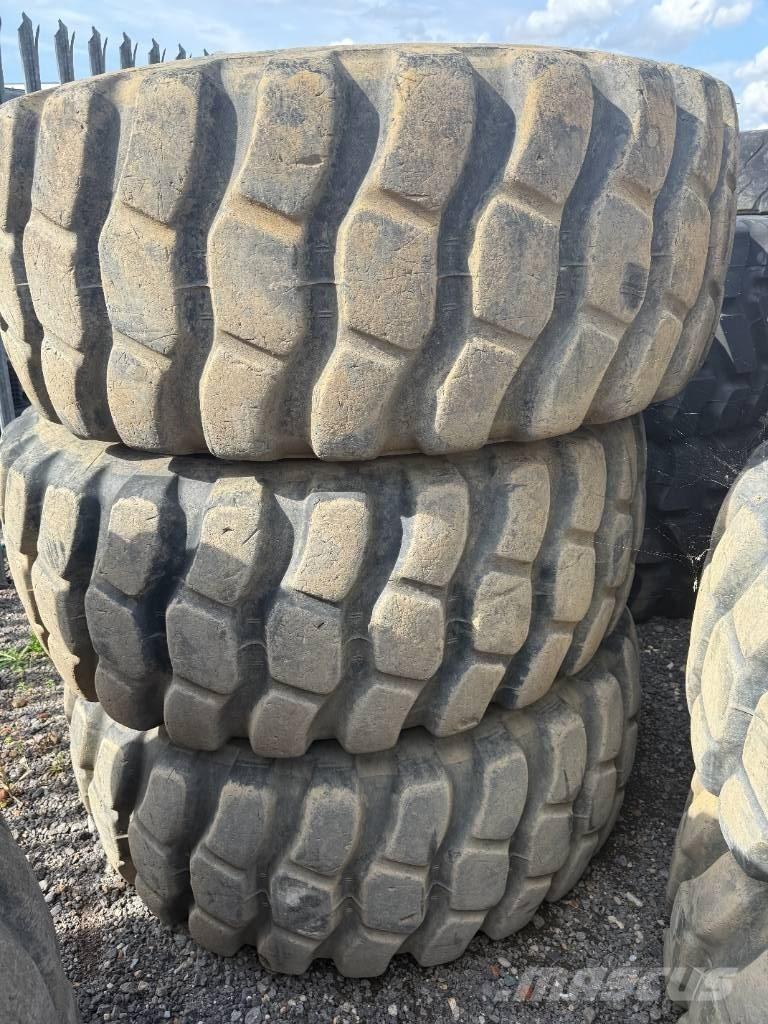 Bridgestone 23.5R25 Rehvid, rattad ja veljed