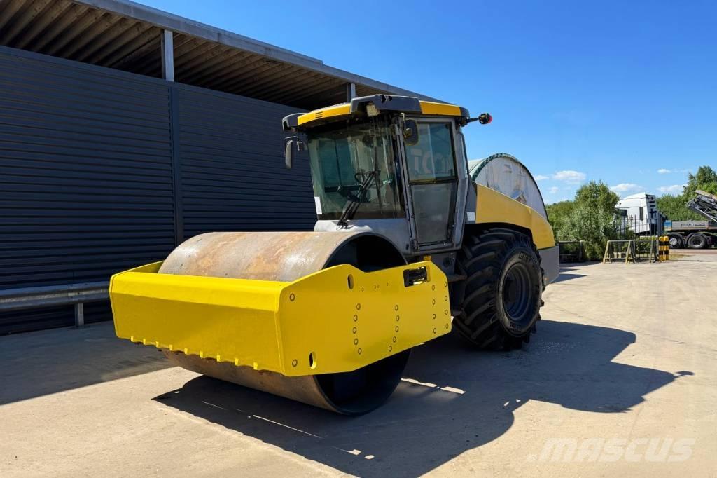 Dynapac CA3500D Ühe trumliga rullid