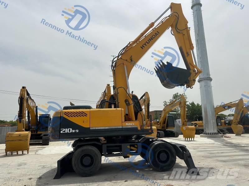 Hyundai R210W-9 Ratasekskavaatorid