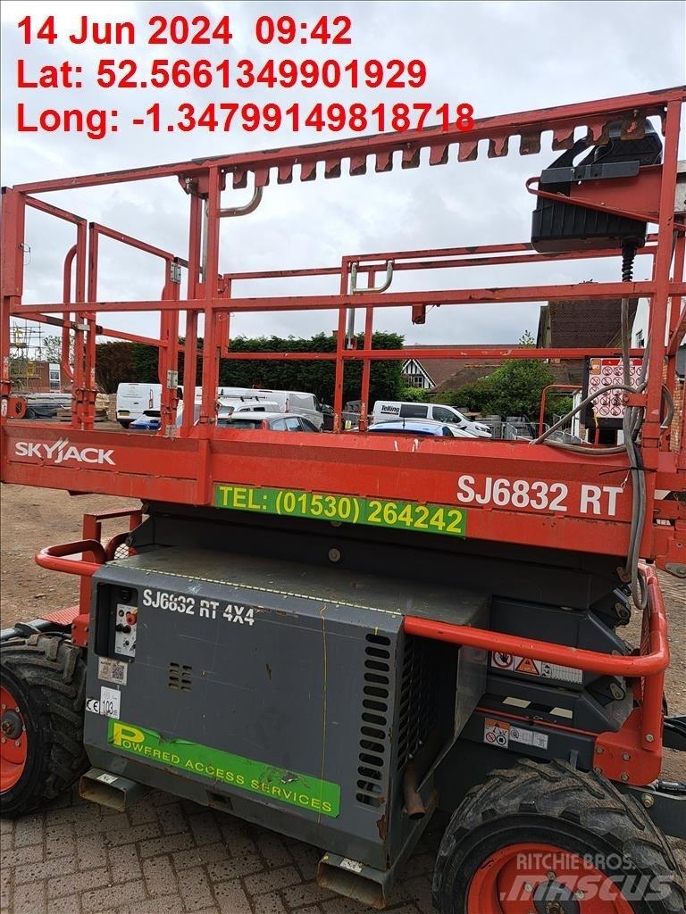 SkyJack SJ 6832 RT Käärtõstukid