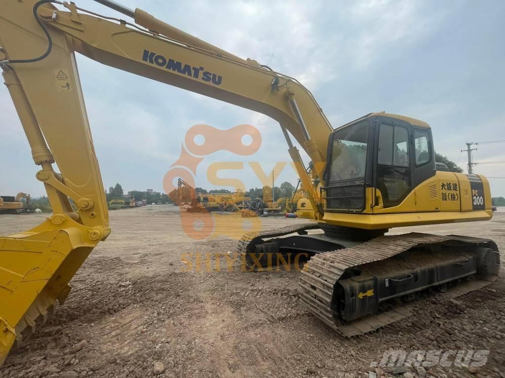 Komatsu PC 300-7 Roomikekskavaatorid