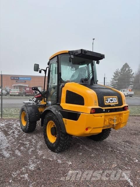 JCB 409 Rataslaadurid