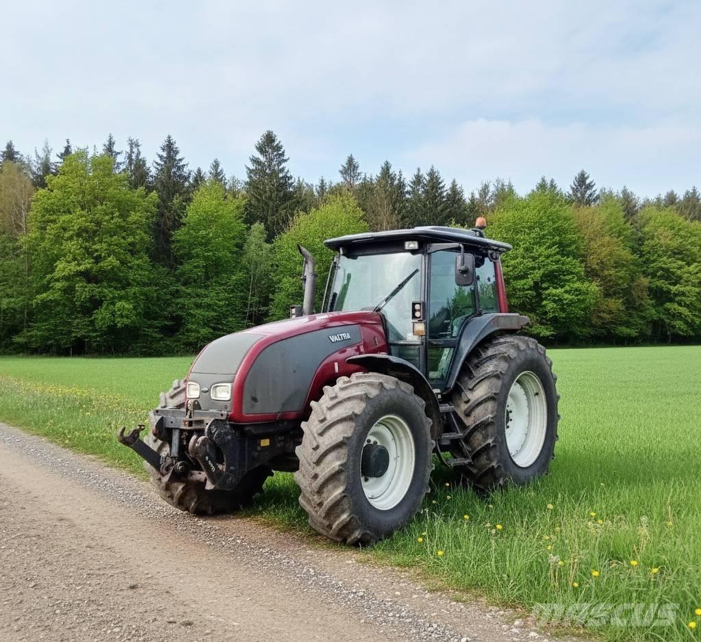 Valtra T 170 Traktorid
