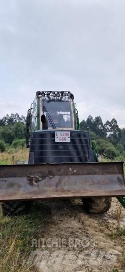 John Deere 1210 E Forwarderid