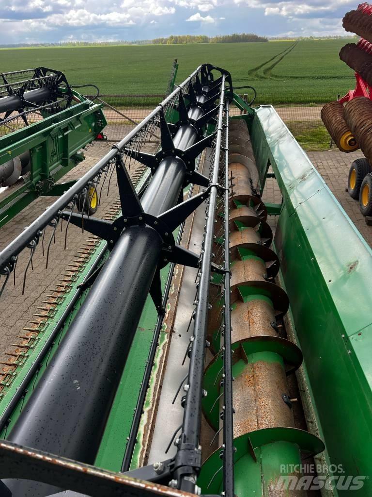 John Deere 630 R Kombainide heedrid