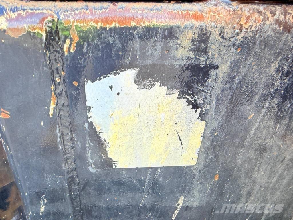 JCB 3 TST Väikekallurid