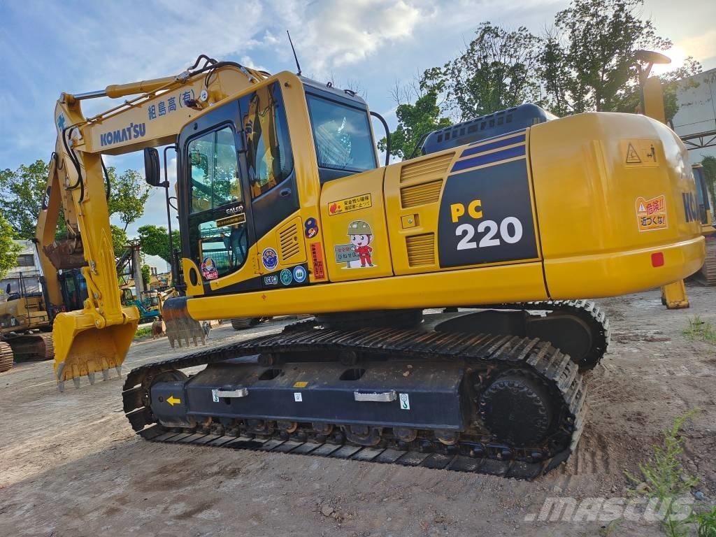 Komatsu PC 220 Roomikekskavaatorid