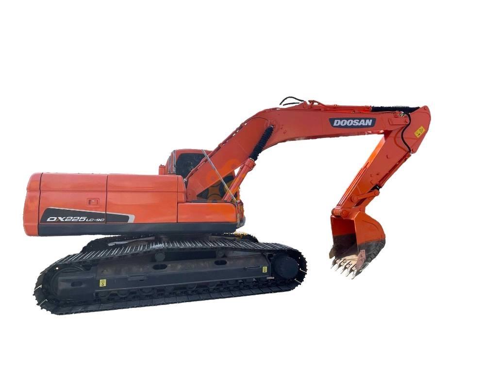 Doosan DX 225 LC Roomikekskavaatorid