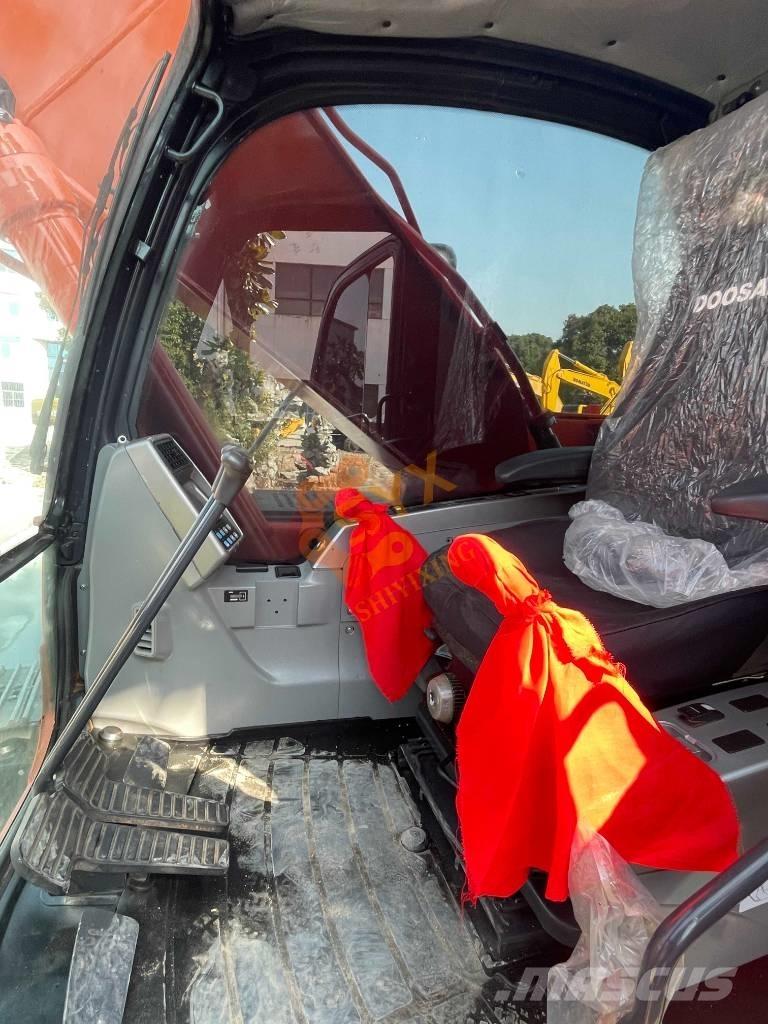 Doosan DX 225 LC Roomikekskavaatorid
