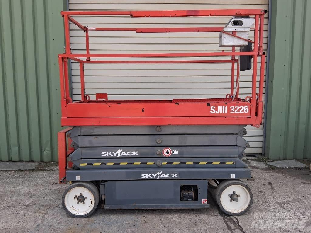 SkyJack SJ III 3226 Käärtõstukid