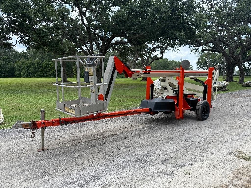 JLG T 500 J Järelveetavad korvtõstukid