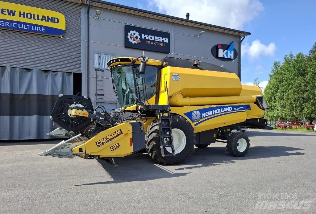 New Holland TC 5070 Teraviljakombainid